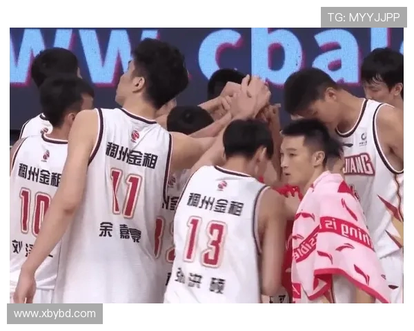 杭州足球队以54分领跑大满贯积分榜展现强劲实力与团队合作精神